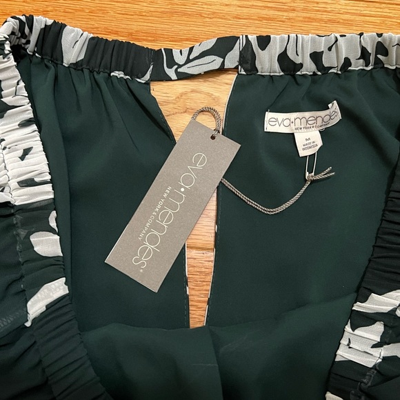 NWT. NYC Eva Mendes off the shoulder green floral pattern, open slit back. - Picture 6 of 7